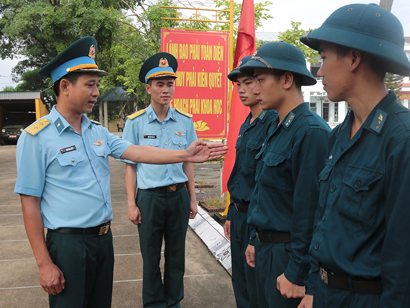 Người chỉ huy gương mẫu, trách nhiệm