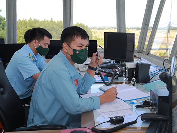 Quân chủng Phòng không - Không quân tổ chức bay bắn, ném bom, đạn thật cho các đơn vị không quân