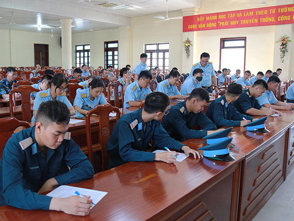 Thực hiện Quy chế dân chủ ở Sư đoàn 370