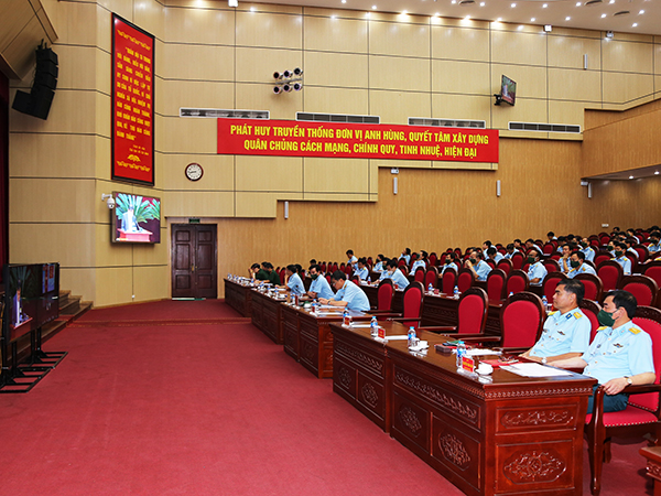 Quân chủng Phòng không - Không quân tham gia Hội nghị toàn quốc quán triệt và triển khai thực hiện Nghị quyết của Bộ Chính trị về quy hoạch, xây dựng, quản lý và phát triển bền vững đô thị Việt Nam đến năm 2030, tầm nhìn đến năm 2045