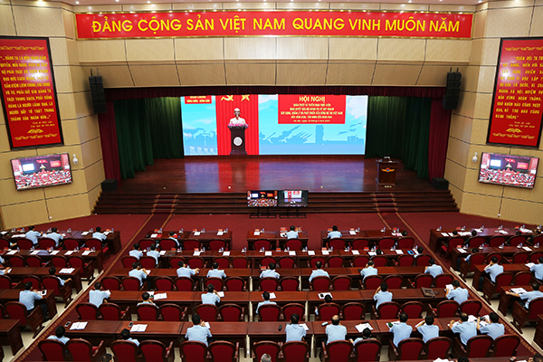 Quân chủng Phòng không - Không quân tham gia Hội nghị toàn quốc quán triệt và triển khai thực hiện Nghị quyết của Bộ Chính trị về quy hoạch, xây dựng, quản lý và phát triển bền vững đô thị Việt Nam đến năm 2030, tầm nhìn đến năm 2045