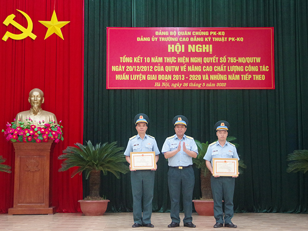 Trường Cao đẳng Kỹ thuật PK-KQ tổng kết 10 năm thực hiện Nghị quyết số 765-NQ/QUTW