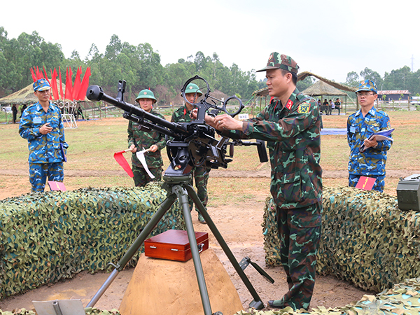 Nâng cao trình độ đội ngũ chủ nhiệm phòng không đáp ứng yêu cầu nhiệm vụ