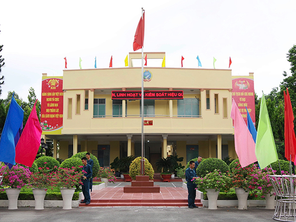 Bộ đội Trung đoàn 276 thi đua mừng Ngày truyền thống