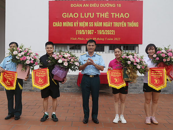 Đoàn An điều dưỡng 18 tổ chức giao lưu bóng chuyền hơi chào mừng kỷ niệm 55 năm Ngày truyền thống