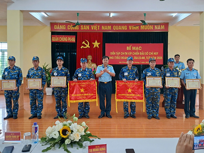 Bế mạc diễn tập chỉ huy tham mưu kíp chiến đấu sở chỉ huy Trung đoàn/ Tiểu đoàn Pháo phòng không, Zsu-23-4M, tên lửa tầm thấp năm 2025
