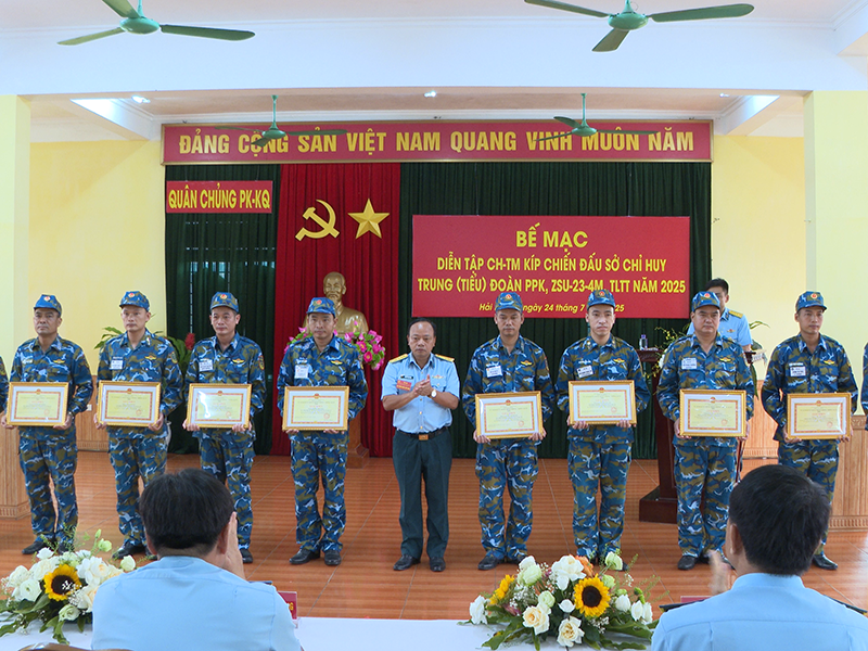 Bế mạc diễn tập chỉ huy tham mưu kíp chiến đấu sở chỉ huy Trung đoàn/ Tiểu đoàn Pháo phòng không, Zsu-23-4M, tên lửa tầm thấp năm 2025