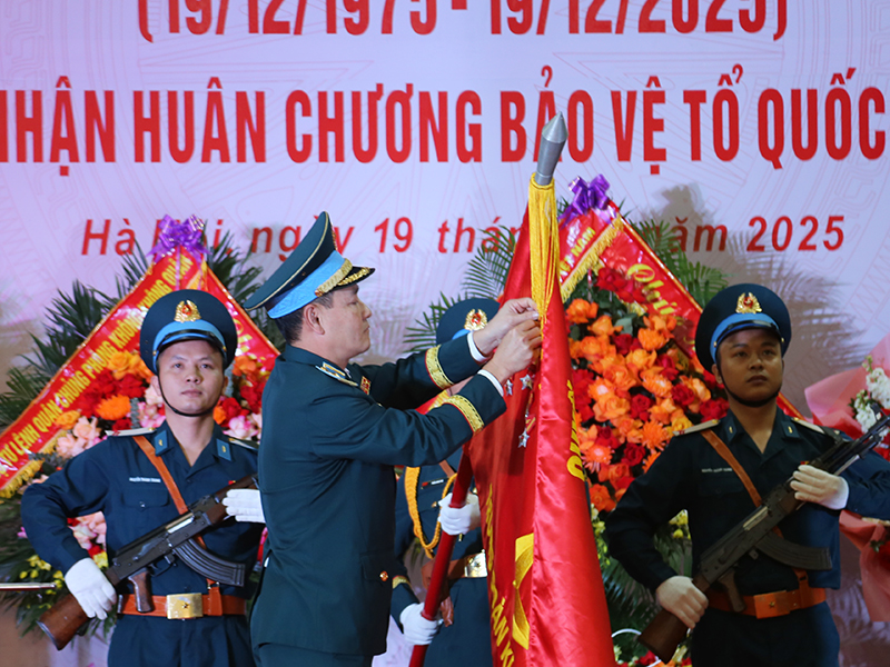 Trung đo&agrave;n 916 kỷ niệm 50 năm ng&agrave;y truyền thống v&agrave; đ&oacute;n nhận hu&acirc;n chương Bảo vệ Tổ quốc hạng 3