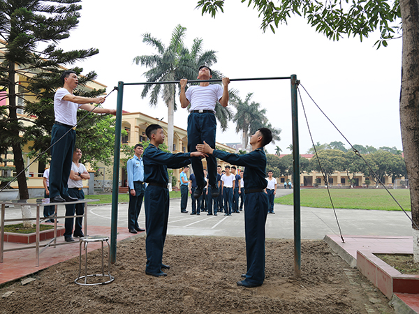 Quân chủng Phòng không - Không quân kiểm tra công tác huấn luyện chiến sĩ mới tại Lữ đoàn 28