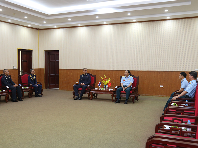 Đoàn Văn công Không quân Hoàng gia Thái Lan giao lưu, biểu diễn tại Quân chủng Phòng Không - Không Quân.