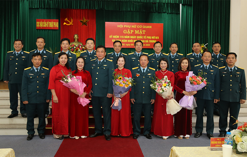 Hội Phụ nữ cơ quan Cục Hậu cần - Kỹ thuật gặp mặt kỷ niệm 115 năm Ngày Quốc tế phụ nữ 8-3
