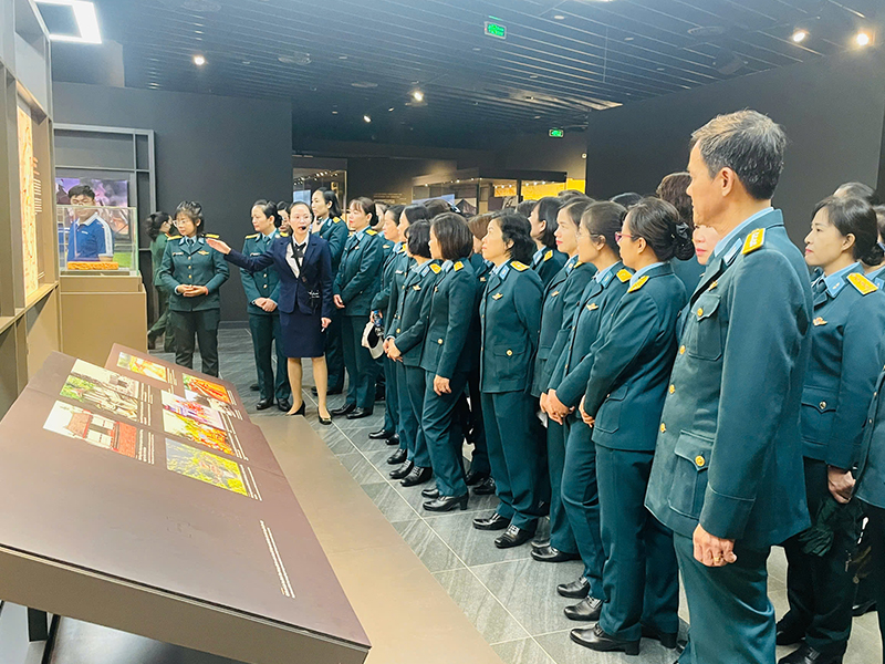 Hội Phụ nữ cơ quan Cục Hậu cần - Kỹ thuật gặp mặt kỷ niệm 115 năm Ngày Quốc tế phụ nữ 8-3