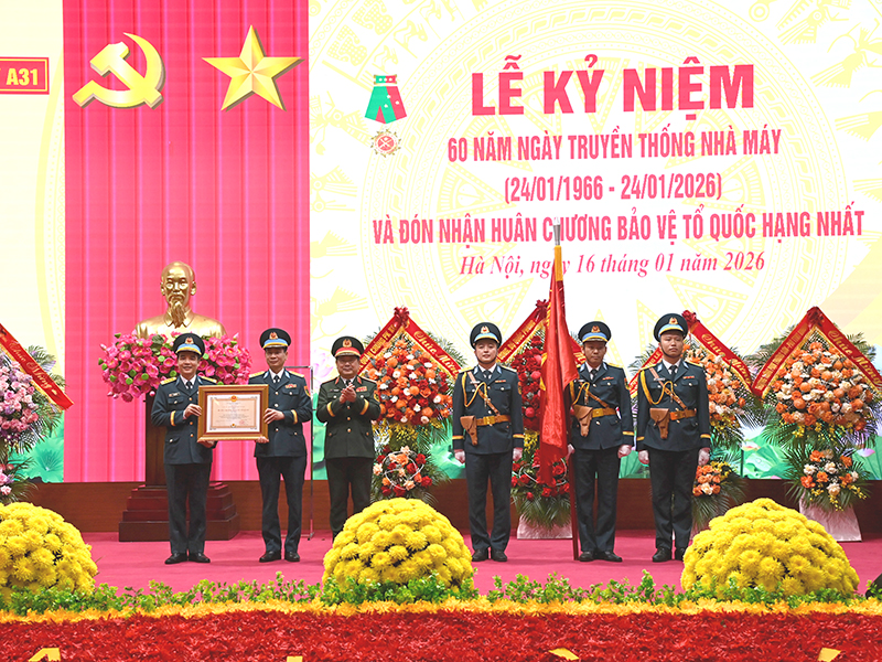 Nh&agrave; m&aacute;y A31 kỷ niệm 60 năm Ng&agrave;y truyền thống v&agrave; đ&oacute;n nhận  Hu&acirc;n chương Bảo vệ Tổ quốc hạng Nhất