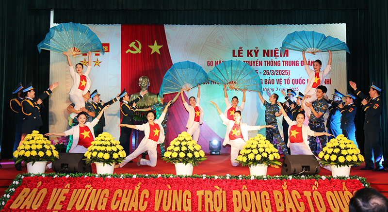 Trung đoàn 238 kỷ niệm 60 năm Ngày truyền thống và đón nhận Huân chương Bảo vệ Tổ quốc hạng Nhì