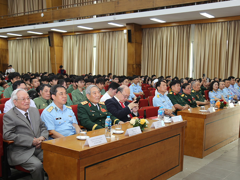 Đại học Bách Khoa Hà Nội phối hợp với Quân chủng PK-KQ  tổ chức Lễ kỷ niệm chào mừng kỷ niệm 50 năm Ngày hội “Thống nhất non sông”