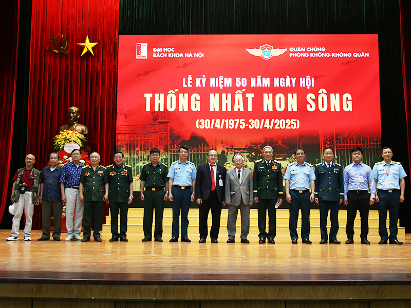 Đại học Bách Khoa Hà Nội phối hợp với Quân chủng PK-KQ  tổ chức Lễ kỷ niệm chào mừng kỷ niệm 50 năm Ngày hội “Thống nhất non sông”
