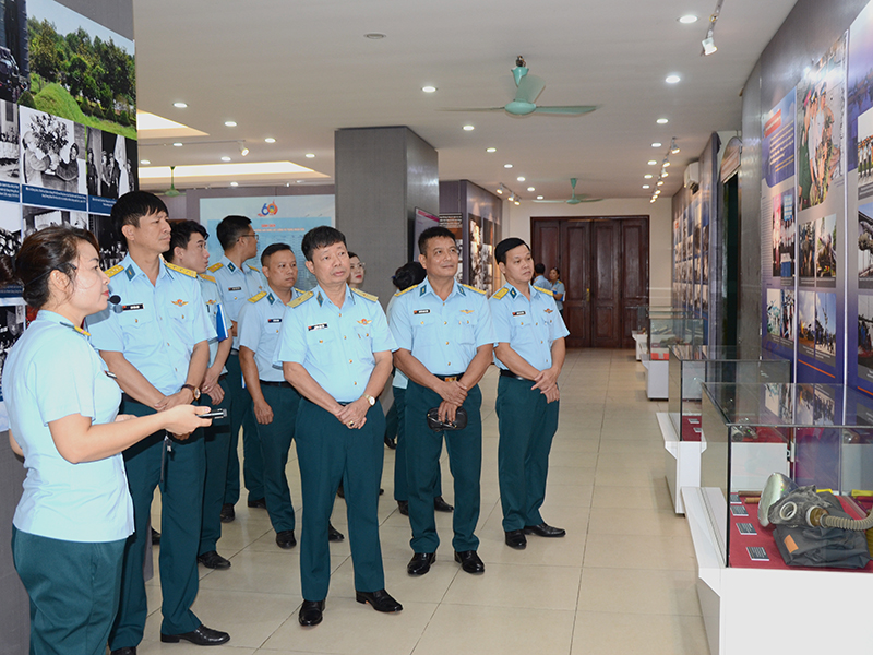 Cục Chính trị duyệt Triển lãm “60 năm - Sức mạnh Rồng lửa Việt Nam”