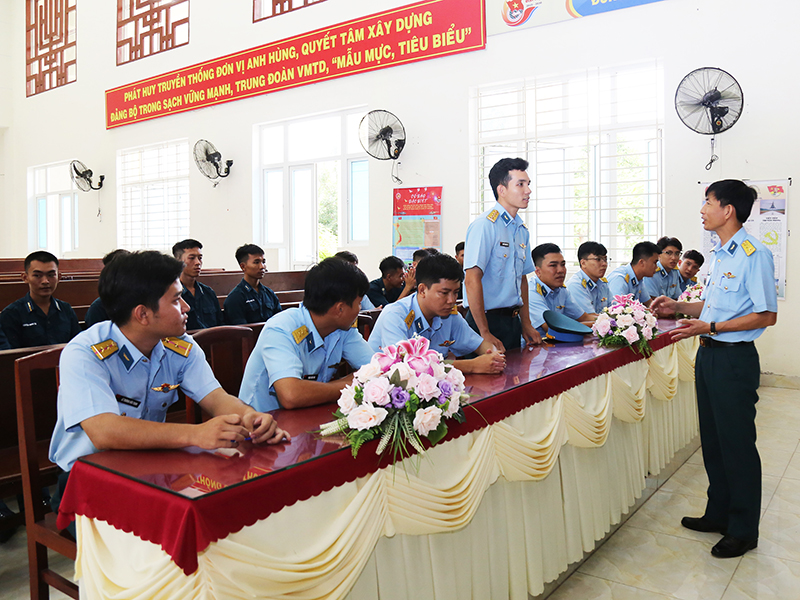 Quân chủng Phòng không - Không quân kiểm tra xây dựng đơn vị vững mạnh toàn diện “mẫu mực, tiêu biểu” tại Trung đoàn 917 và Trung đoàn 261