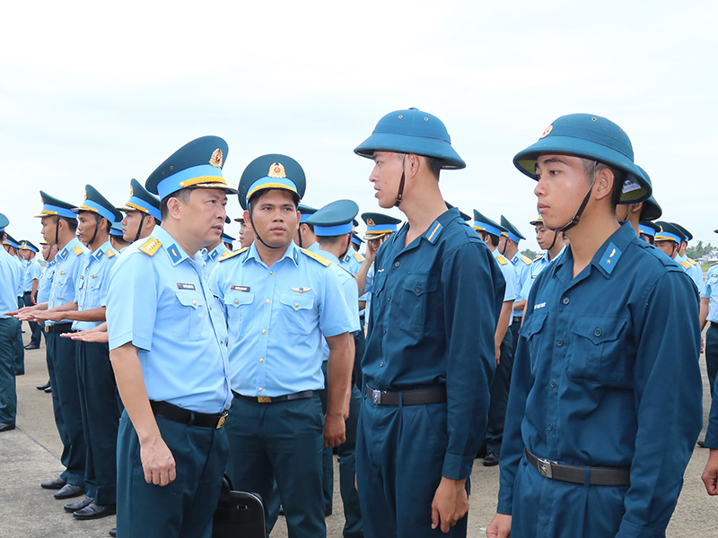 Quân chủng Phòng không - Không quân kiểm tra xây dựng đơn vị vững mạnh toàn diện “mẫu mực, tiêu biểu” tại Trung đoàn 917 và Trung đoàn 261