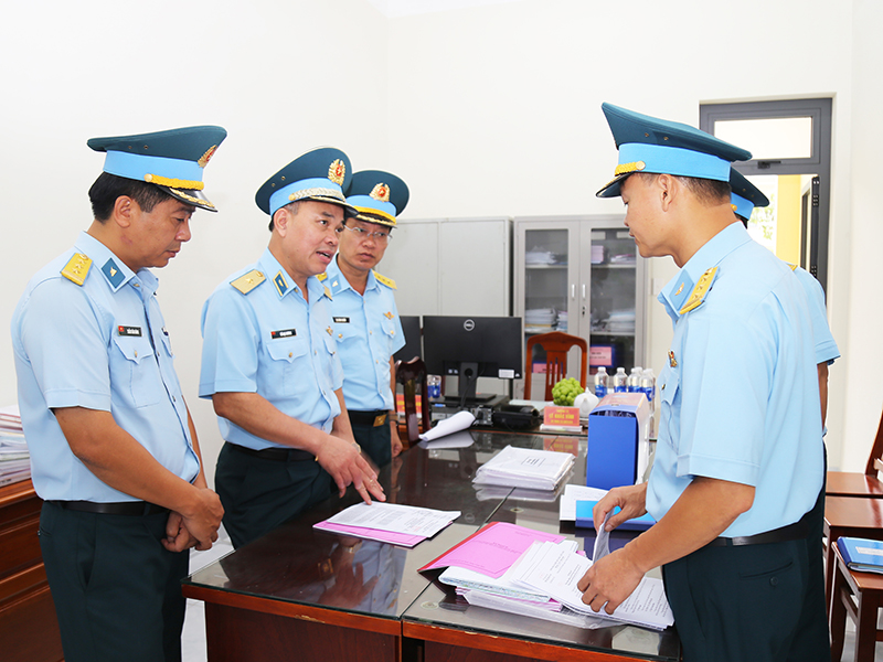 Quân chủng Phòng không - Không quân kiểm tra xây dựng đơn vị vững mạnh toàn diện “mẫu mực, tiêu biểu” tại Trung đoàn 917 và Trung đoàn 261