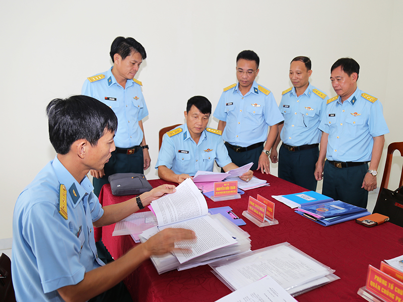 Quân chủng Phòng không - Không quân kiểm tra xây dựng đơn vị vững mạnh toàn diện “mẫu mực, tiêu biểu” tại Trung đoàn 917 và Trung đoàn 261