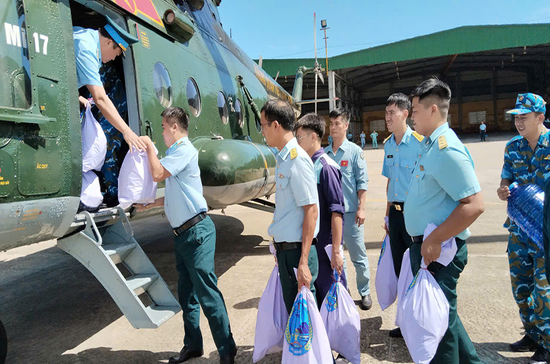 Trung đoàn 930, Sư đoàn 372 tổ chức bay tìm kiếm cứu nạn trên biển