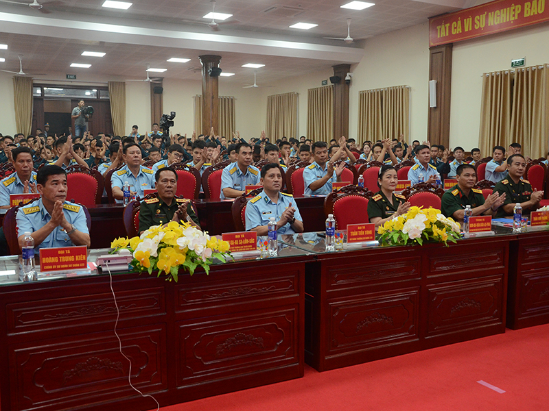 Đoàn Văn Công Quân đội nhân dân Lào giao lưu, biểu diễn nghệ thuật tại Sư đoàn 372