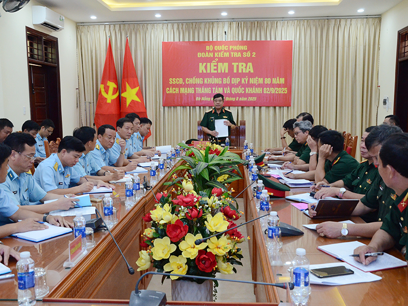 Bộ Quốc phòng kiểm tra công tác sẵn sàng chiến đấu tại Sư đoàn 375