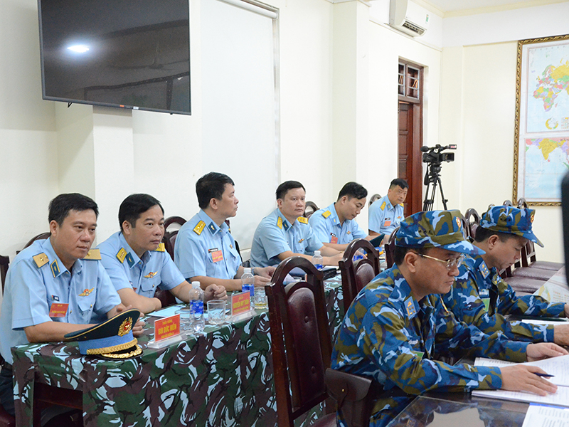 Quân chủng Phòng không - Không quân tổ chức Diễn tập Chỉ huy - Tham mưu 1 bên, 2 cấp trên bản đồ, có một phần thực binh cho các đơn vị Miền Trung