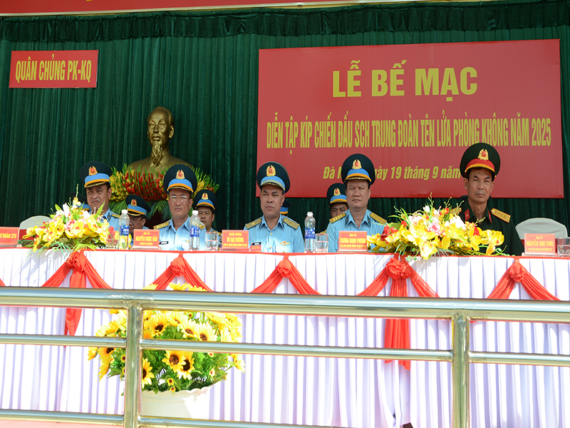 Quân chủng Phòng không - Không quân Bế mạc diễn tập kíp chiến đấu sở chỉ huy trung đoàn tên lửa phòng không