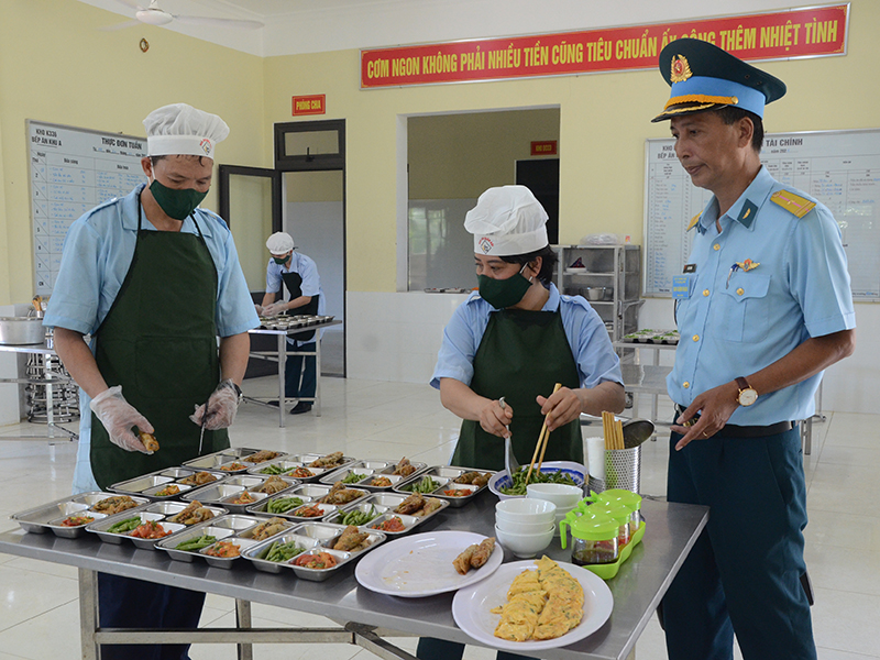Kho K336 tổ chức Hội thi “Xây dựng đơn vị nuôi quân giỏi, quản lý quân nhu tốt” và “Cán bộ, nhân viên kỹ thuật giỏi, nhà kho kiểu mẫu”