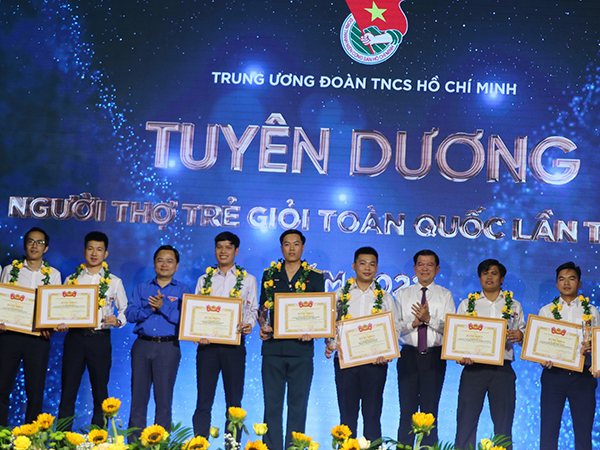 Quân chủng Phòng không - Không quân góp 1 trong 41 gương mặt tại lễ tuyên dương Người thợ trẻ giỏi toàn quốc lần thứ 13, năm 2022.