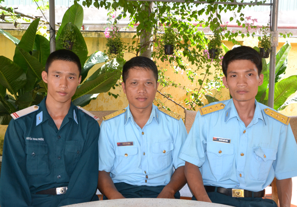 Cán bộ, chiến sĩ Tiểu đoàn Vệ binh Tân Sơn Nhất dũng cảm bắt cướp