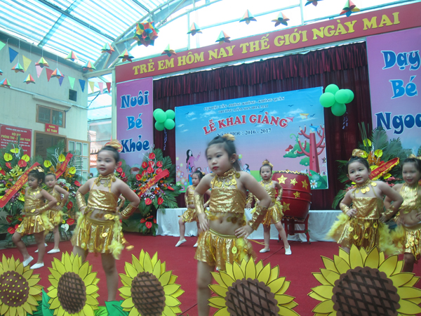 Trường Mầm non Mùa Xuân và Trường Mầm non Hoa Mai khai giảng năm học 2016-2017