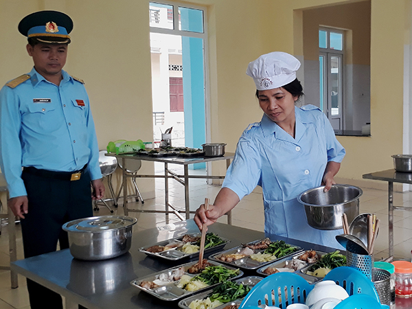 Trung đoàn 284 (Sư đoàn 365) bảo đảm vệ sinh an toàn thực phẩm