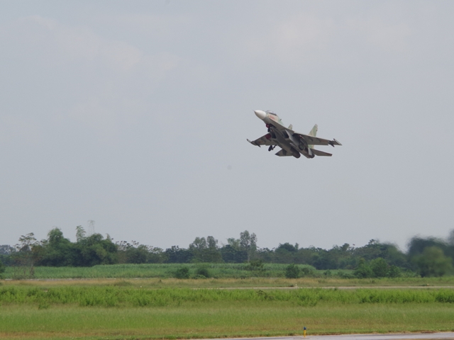 Trung đoàn Không quân 923 thực hiện thành công ban bay mẫu trên máy bay Su-30MK2