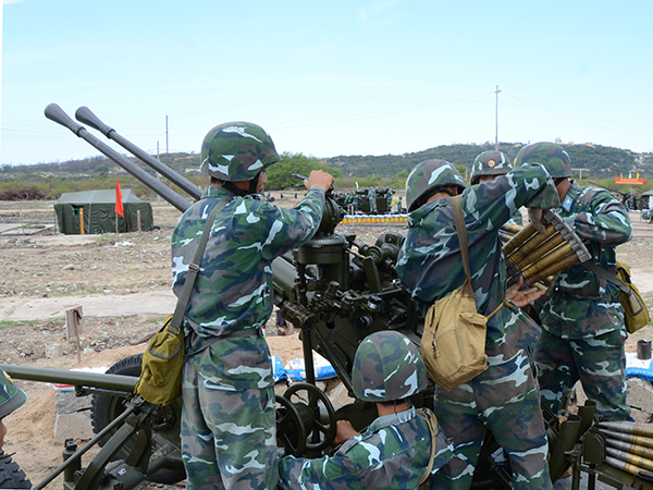 Đại đội 4 (Trung đoàn 591) huấn luyện làm chủ khí tài cải tiến