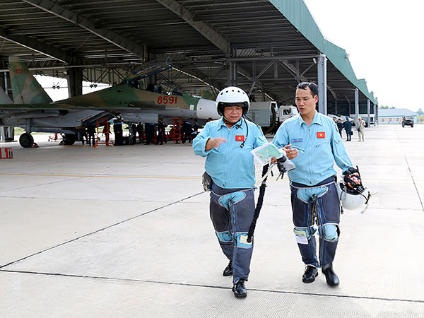 Sư đoàn 371 tổ chức huấn luyện chuyển trường cho Trung đoàn 923 và Trung đoàn 927