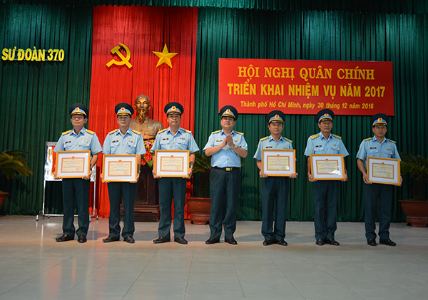 Sư đoàn Không quân 370 tổ chức Hội nghị quân chính triển khai nhiệm vụ năm 2017