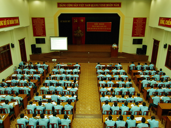 Các đơn vị tổ chức hội nghị tổng kết nhiệm vụ huấn luyện và xây dựng chính quy, rèn luyện kỷ luật năm 2016