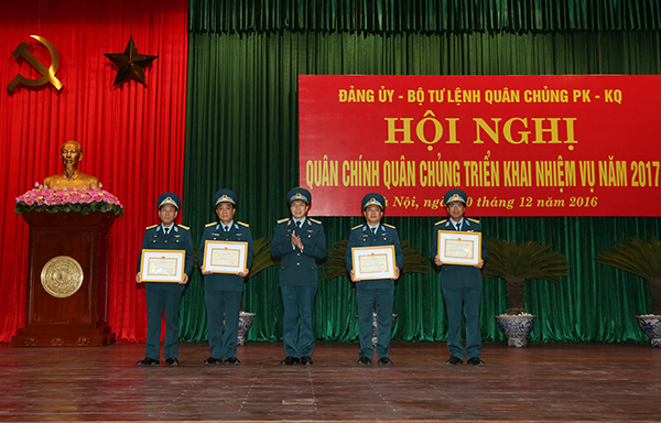 Quân chủng PK-KQ tổ chức Hội nghị quân chính triển khai nhiệm vụ năm 2017