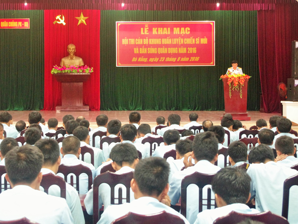 Quân chủng PK-KQ tổ chức Hội thị cán bộ khung huấn luyện chiến sĩ mới và bắn súng quân dụng