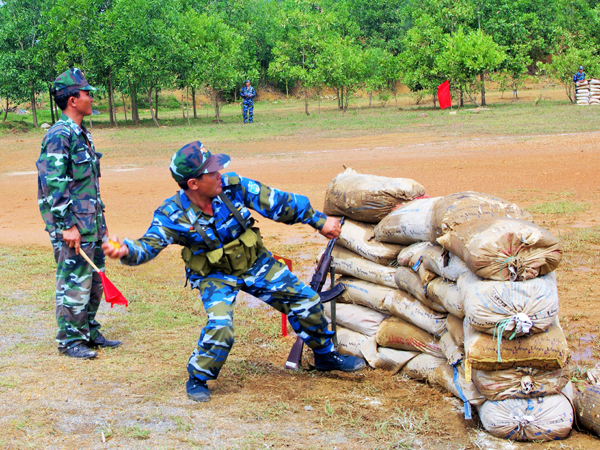 Bế mạc Hội thi Cán bộ khung huấn luyện chiến sĩ mới và bắn súng quân dụng