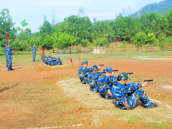 Bế mạc Hội thi Cán bộ khung huấn luyện chiến sĩ mới và bắn súng quân dụng