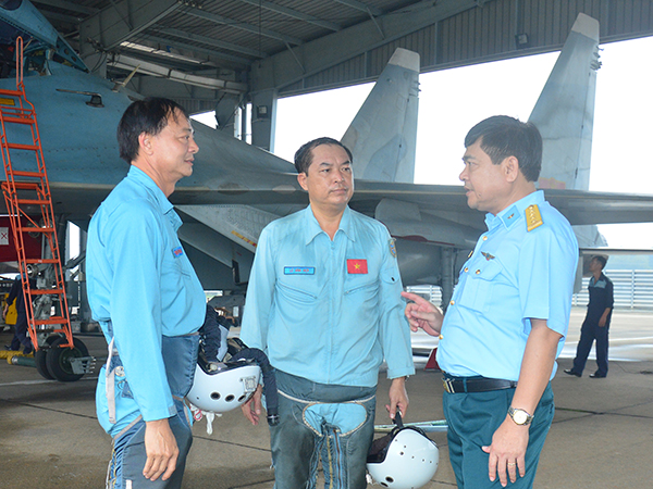 Trung đoàn 935 (Sư đoàn 370) tổ chức thành công ban bay cán bộ trên máy bay Su-30MK2