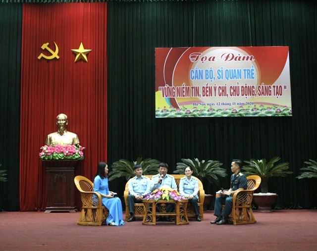 Lữ đoàn 26 tổ chức Tọa đàm “Cán bộ, sĩ quan trẻ vững niềm tin, bền ý chí, chủ động, sáng tạo”