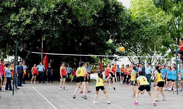 Cụm Thi đua khối cơ quan Quân chủng khai mạc giải bóng chuyền hơi nữ và quần vợt mở rộng năm 2019