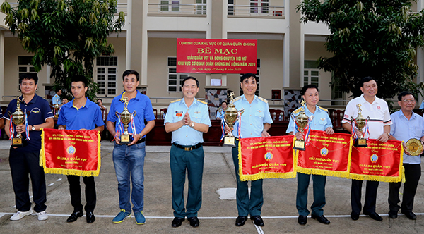 Bế mạc giải bóng chuyền hơi nữ và quần vợt  Cụm thi đua khối cơ quan Quân chủng mở rộng năm 2019