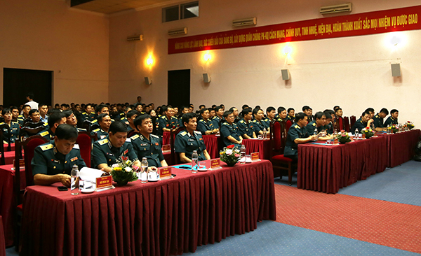 Giao lưu “Tuổi trẻ với điển hình tiên tiến”
