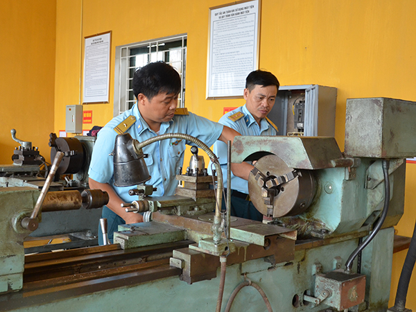 Xây dựng chính quy ngành Kỹ thuật ở Trung đoàn 236